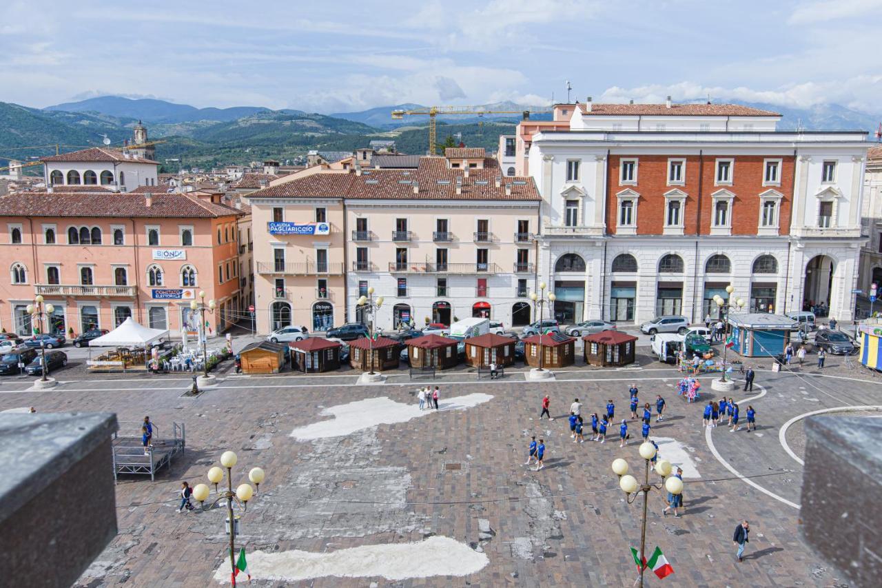 Piazza Del Mercato LʼAquila Exterior foto